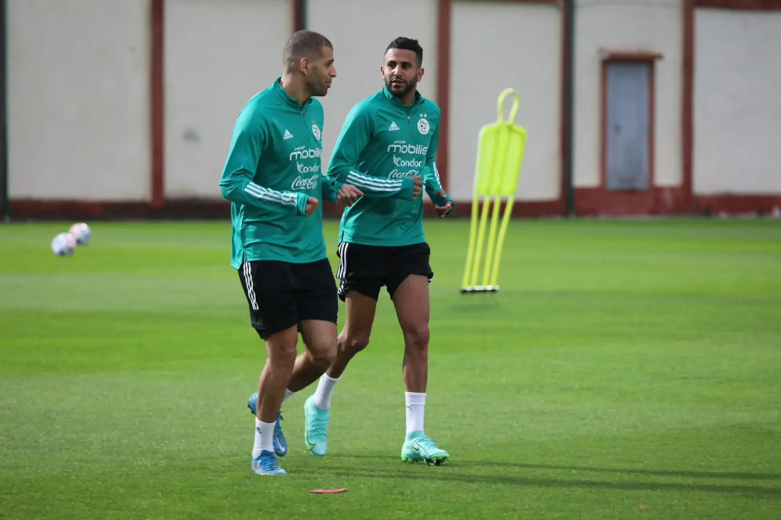 Equipe d&rsquo;Algérie : quand Slimani prend la défense de Mahrez