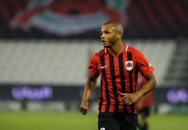 Mercato : Yacine Brahimi sur le point de signer avec nouveau club ?