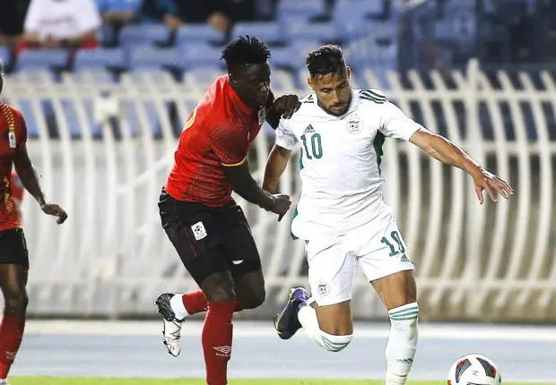 Algérie – Ouganda : quand la presse française fait l&rsquo;éloge de Belaili