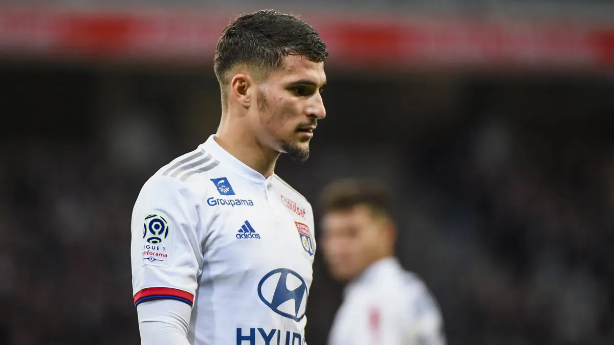 Mercato : Houssem Aouar sur le point de rejoindre un club de la Liga ?
