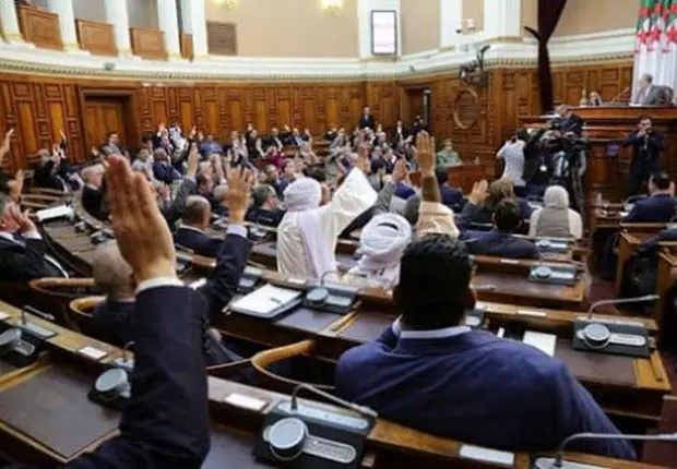 Loi sur la réserve militaire : le conseil de la nation a tranché