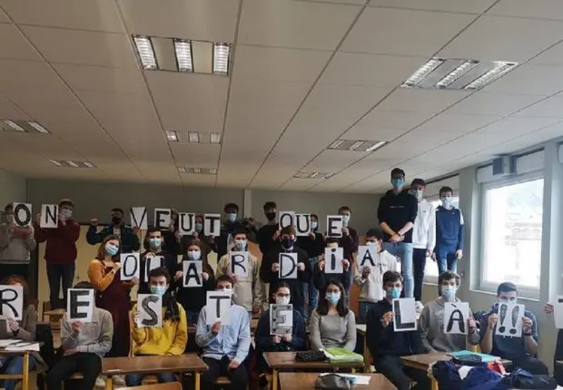 Comité de soutien pour une Algérienne menacée d’expulsion en France