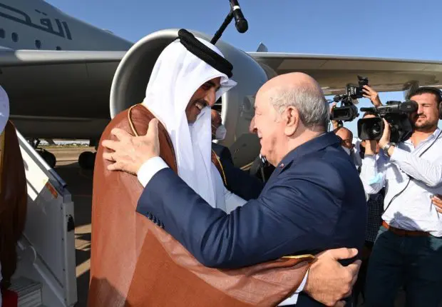 Entretien téléphonique entre Tebboune et l’Émir du Qatar 