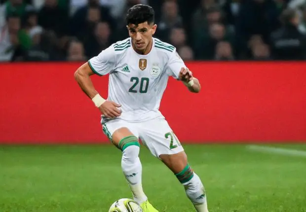Mercato 2022 : Youcef Atal dans le viseur du FC Barcelone ?