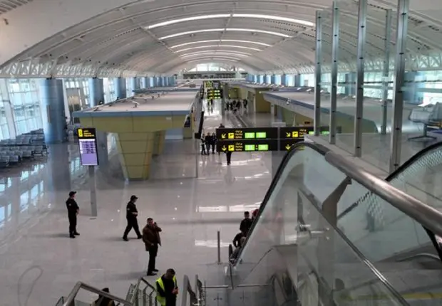 Transfert de devises : importante saisie à l’aéroport d’Alger