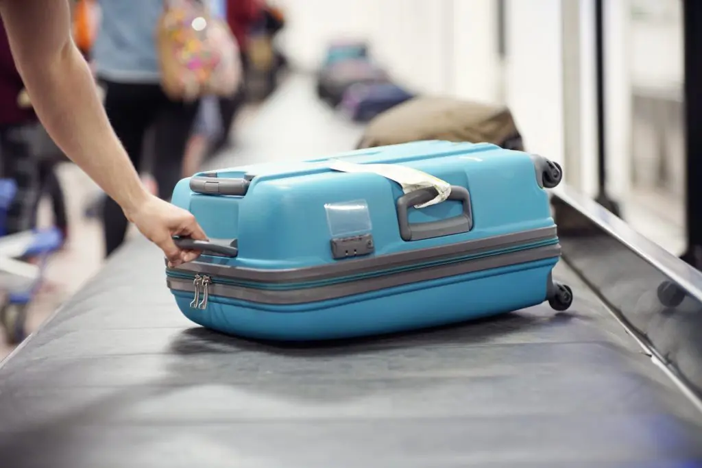 Aéroport de Constantine : un voyageur dénonce un vol dans ses bagages