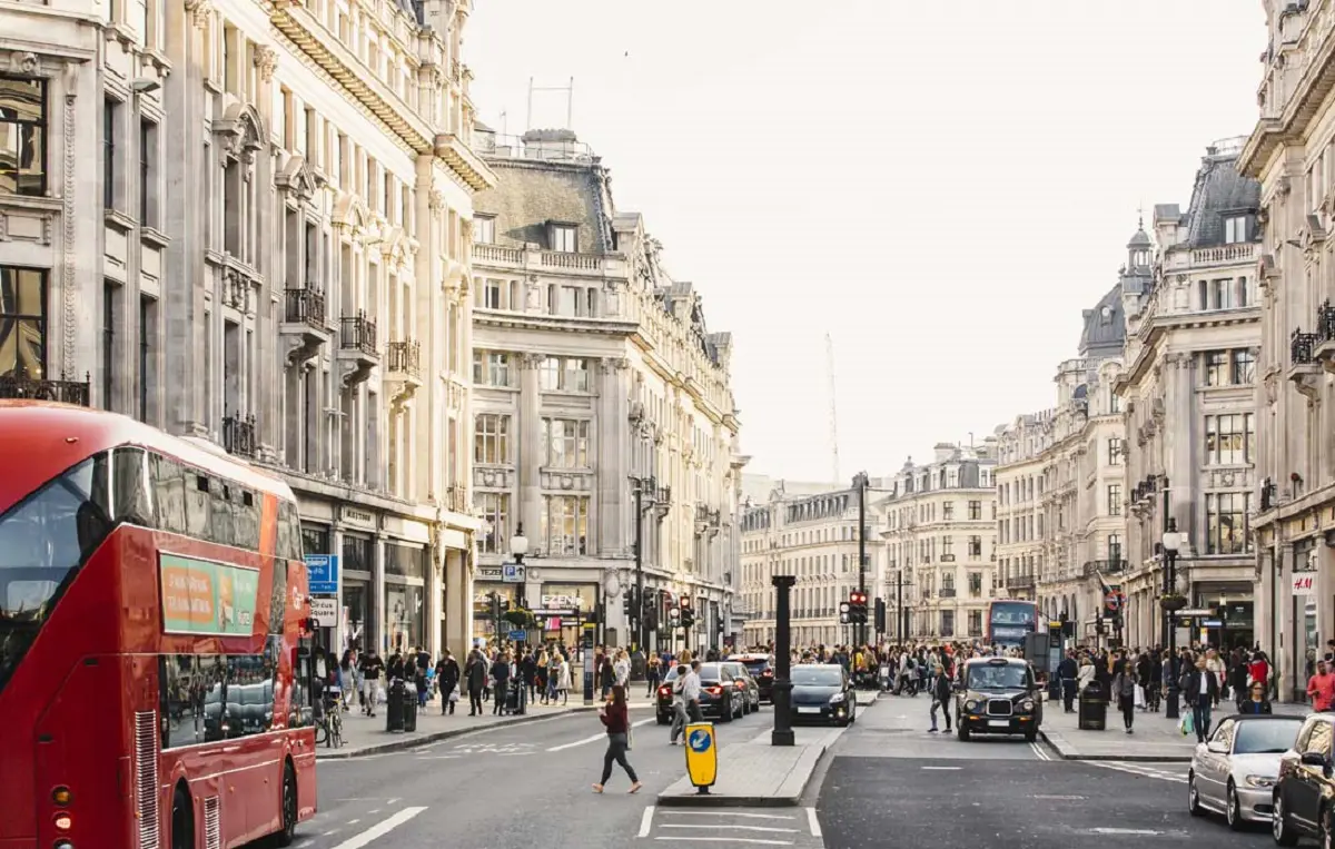 Il localise son ordinateur en Algérie, après l&rsquo;avoir perdu à Londres
