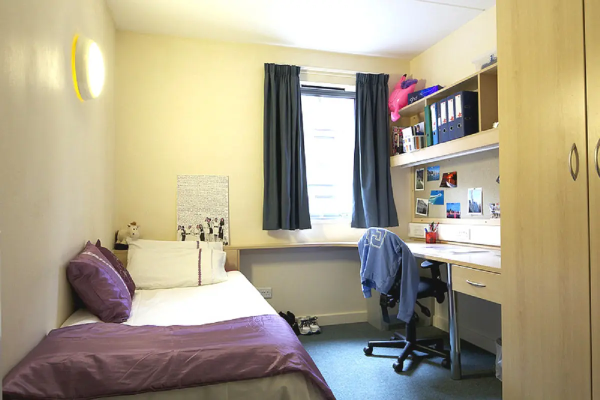 Crise du logement : le calvaire des étudiants algériens en France