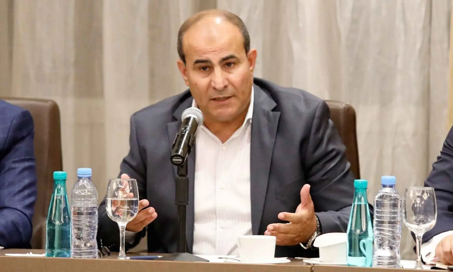 Clubs algériens endettés : Medouar dévoile un chiffre colossal