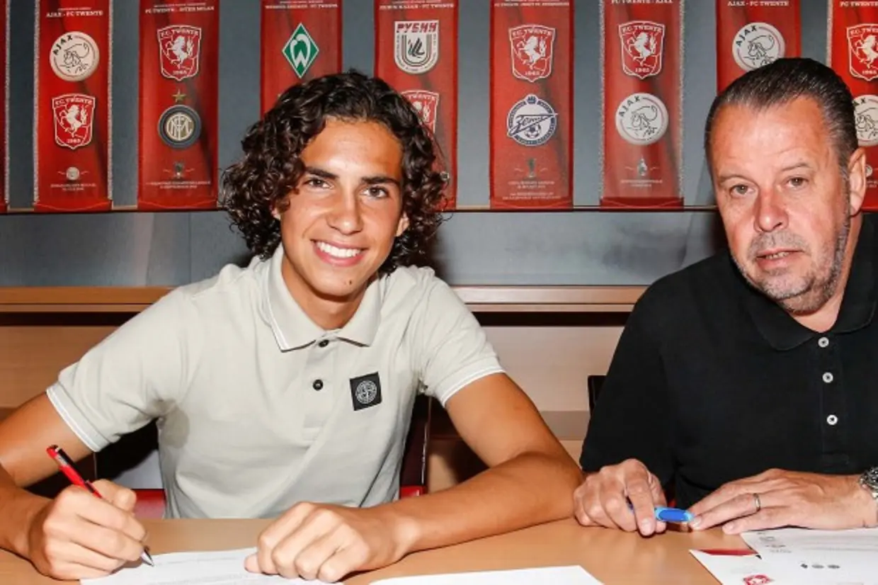 Pays-Bas : le directeur technique de Twente scelle l’avenir de Zerrouki
