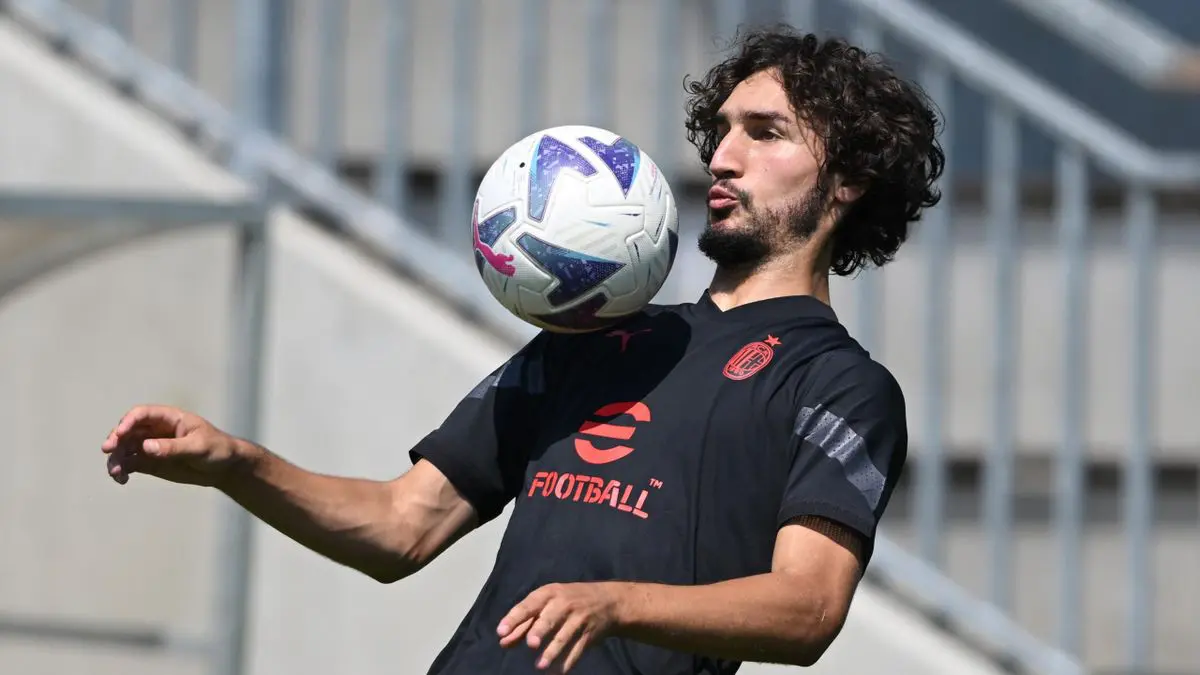 Entre l’Algérie et la France, le jeune Adli a-t-il fait son choix ?