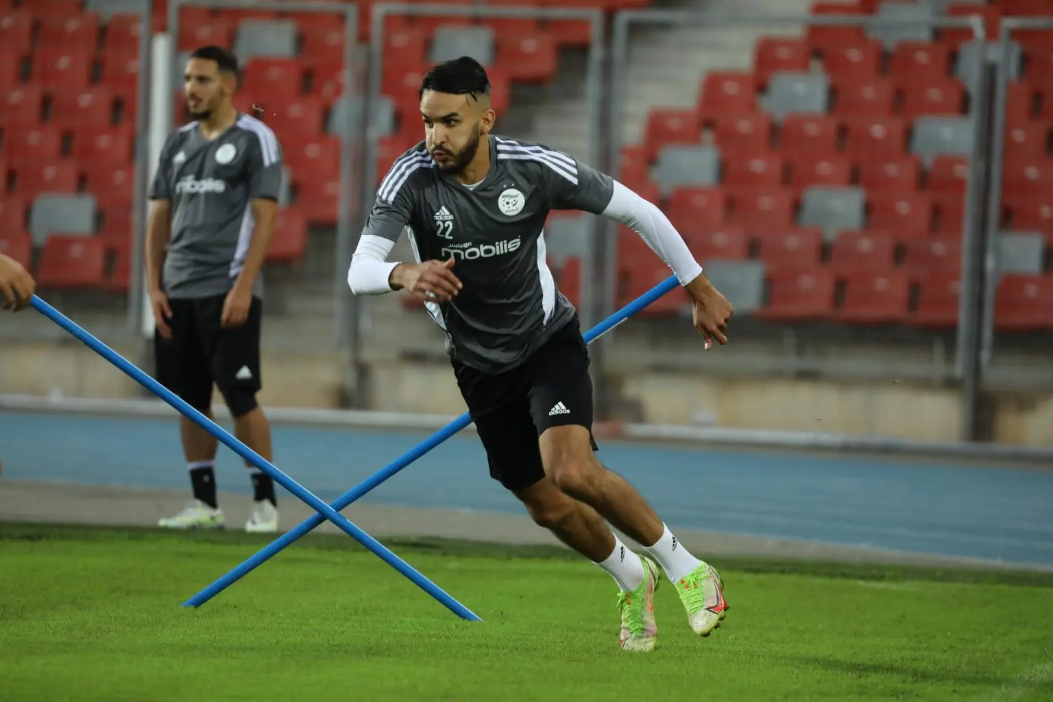 Equipe d’Algérie : Bedrane fixé sur la nature de sa blessure