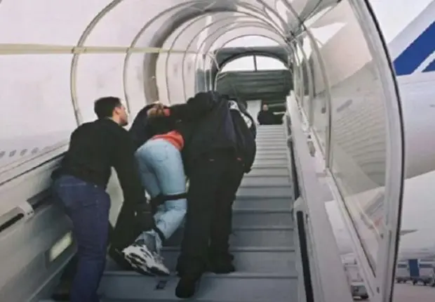 Sans laissez-passer, un Algérien sous OQTF renvoyé en France après son expulsion