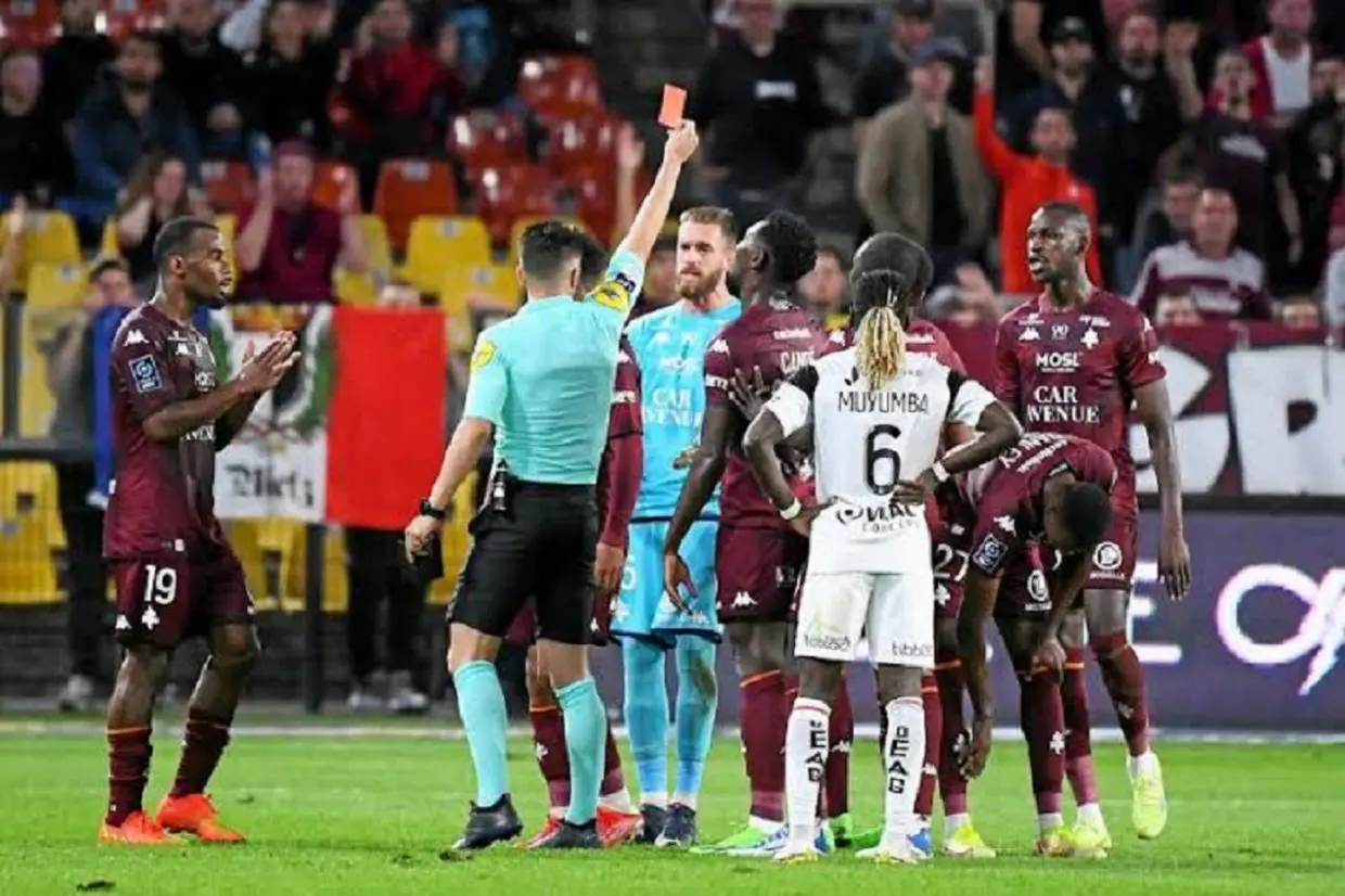 FC Metz: Okidja revient sur son expulsion controversée face à Guingamp