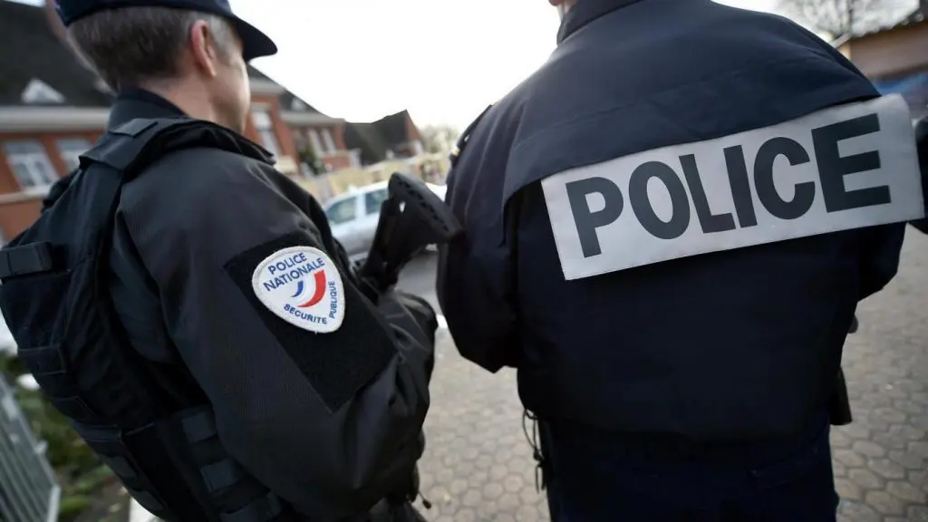 France : 4 Algériens agressent un homme dans un bus à Suresnes
