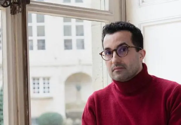 Discriminé en France : un écrivain algérien change son nom