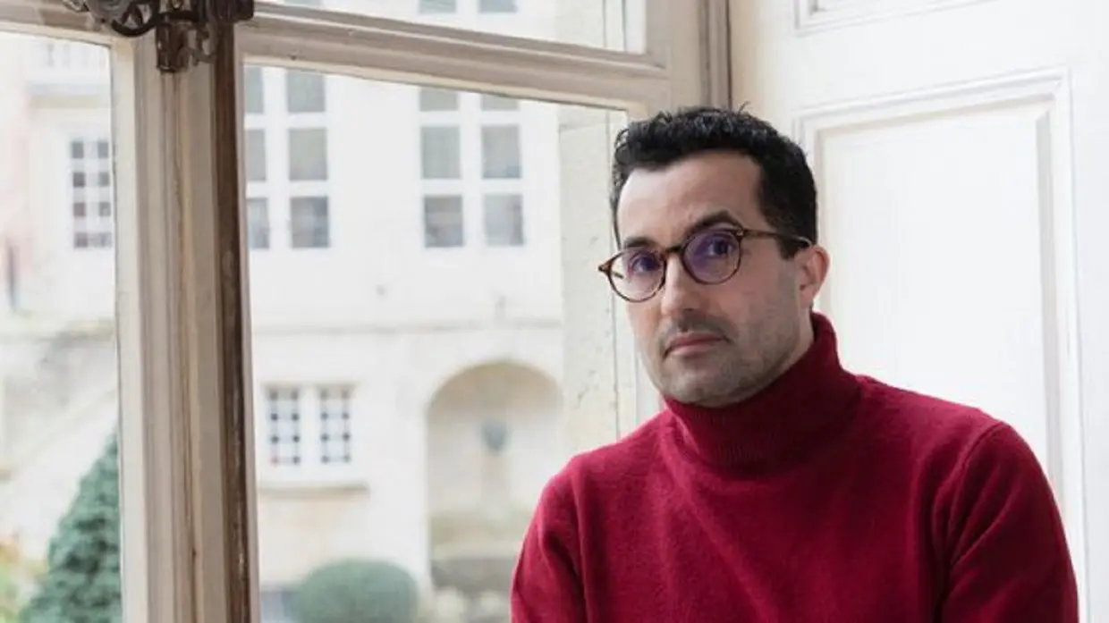 Discriminé en France : un écrivain algérien change son nom