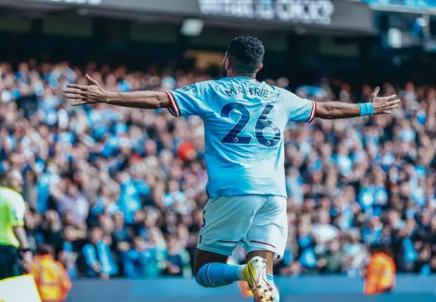 Man City : Mahrez enchaine avec un 2e but de la saison (Vidéo)