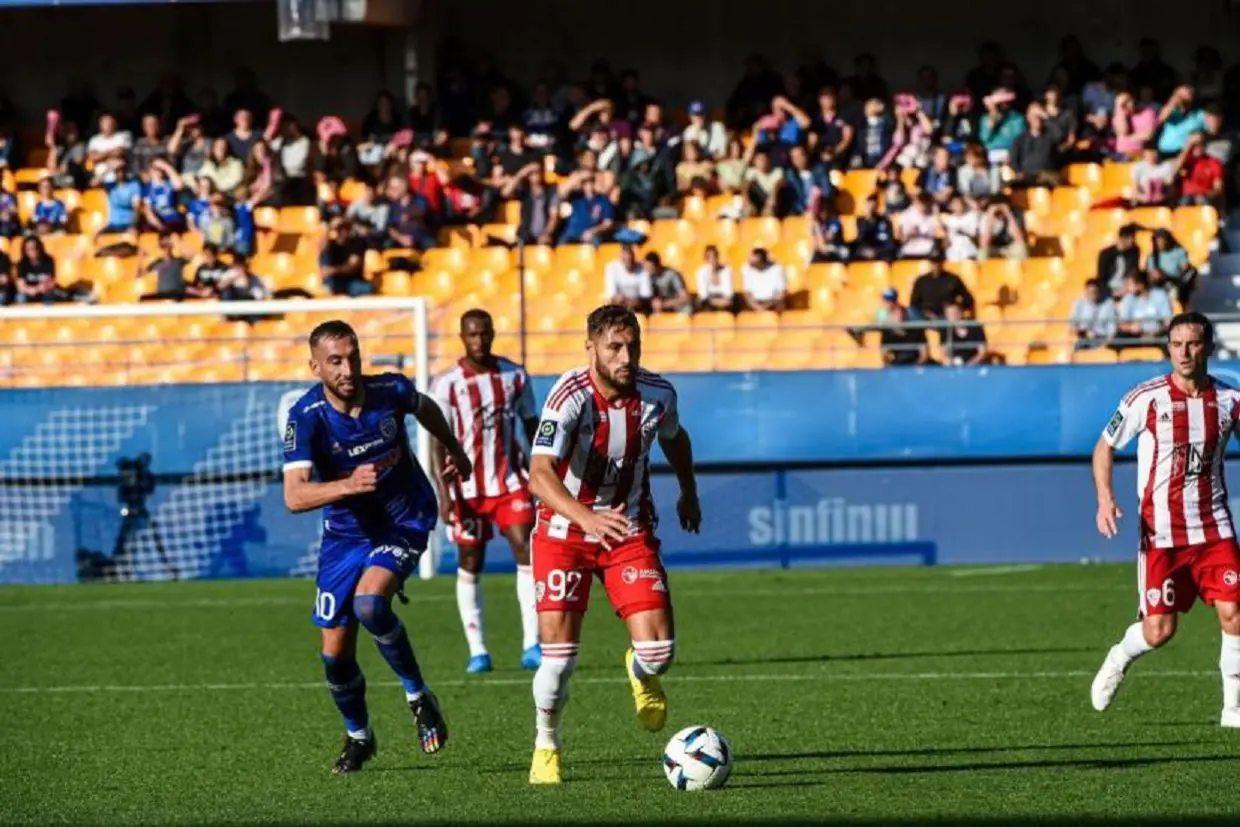 AC Ajaccio – PSG : Belaïli titulaire ?