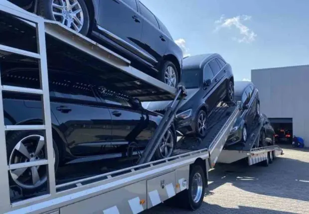 Premiers véhicules importés : un économiste avance une date