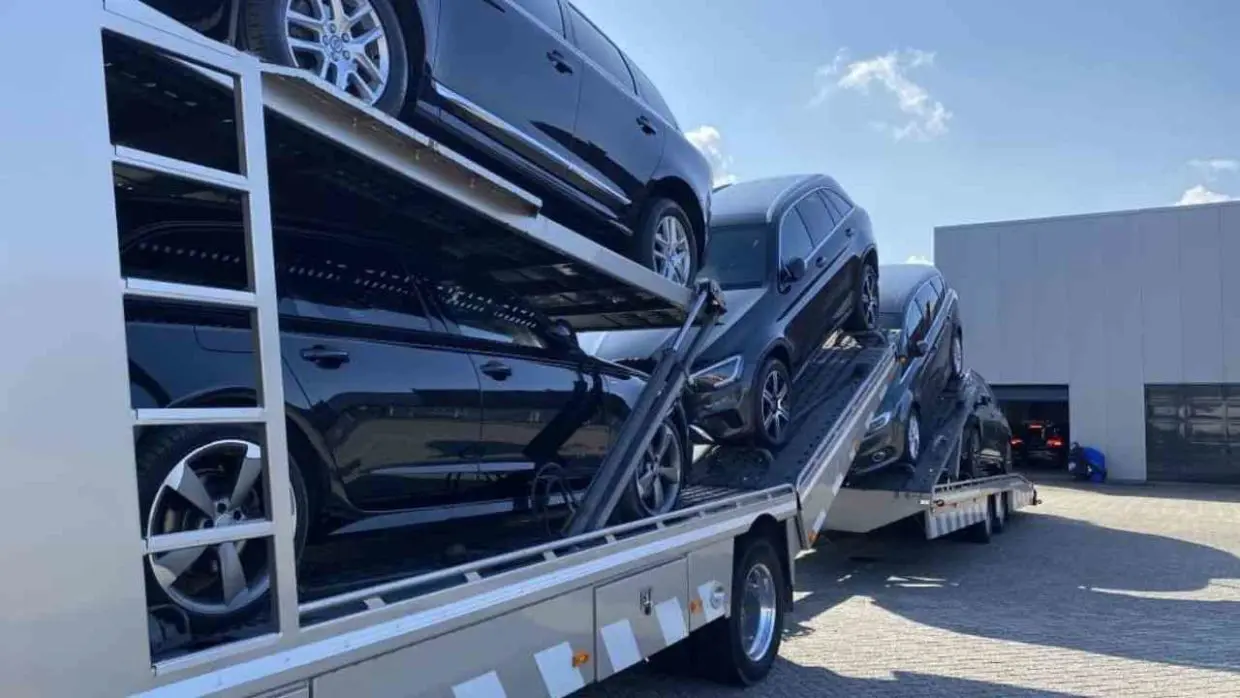 Premiers véhicules importés : un économiste avance une date