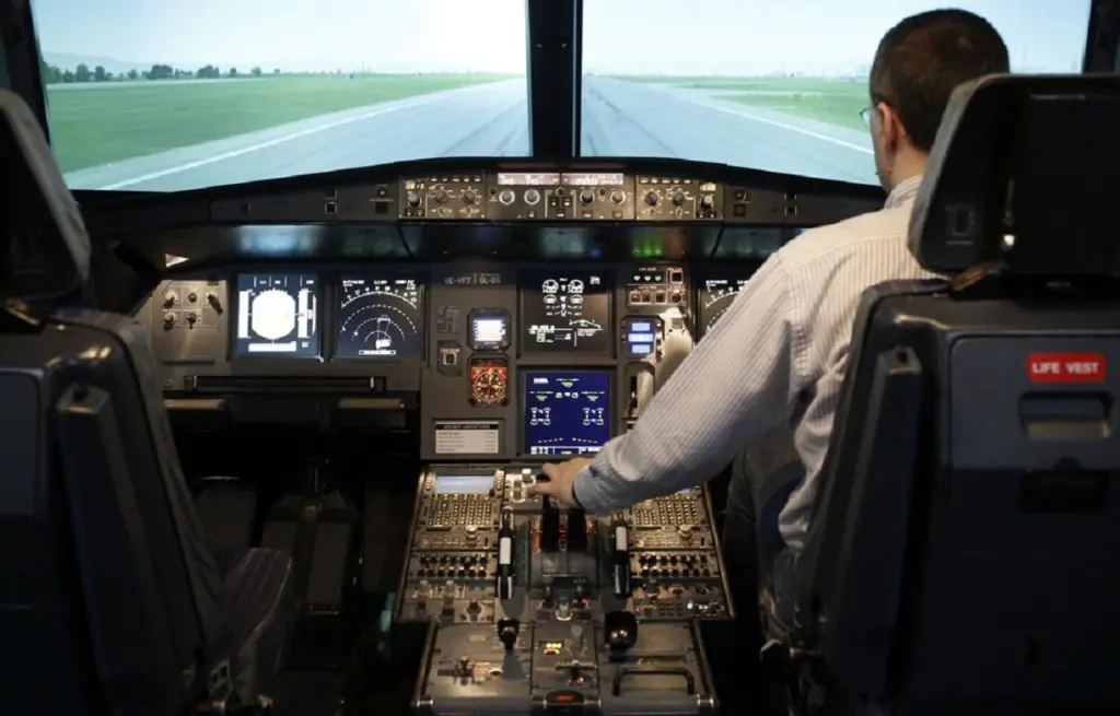 Il visite le cockpit d’un avion, un Algérien débarqué de son vol