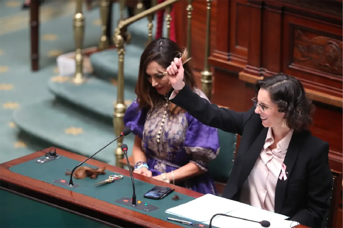 Quand une ministre belge d’origine algérienne soutient les Iraniennes