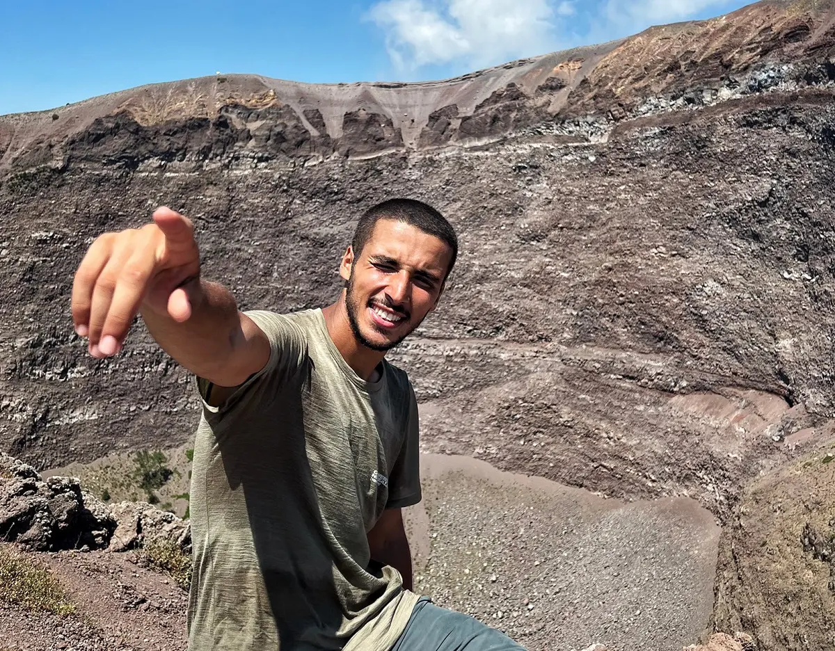 Il a fait Paris – Alger à pied : Mehdi Debbrah relance le défi