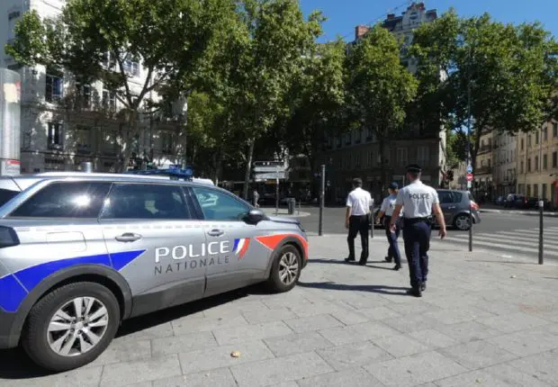 Trafic de cigarettes en France : 3 Algériens arrêtés à Lyon