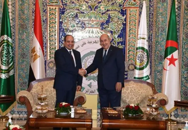 Sommet arabe d’Alger : Tebboune accueille son homologue égyptien