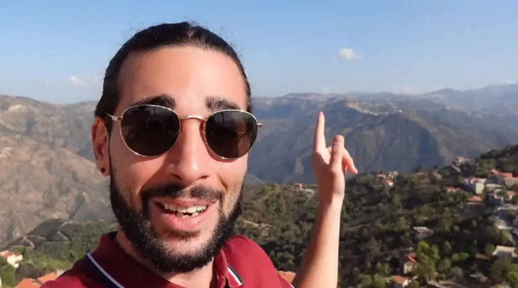 De retour en Algérie, Ben N&rsquo;co découvre Ath Yenni en Kabylie