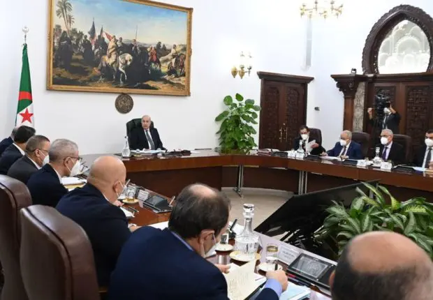 Transport maritime et aérien : 5 instructions fermes de Tebboune