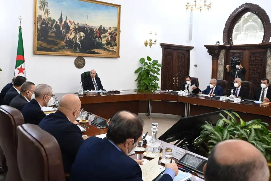 Transport maritime et aérien : 5 instructions fermes de Tebboune