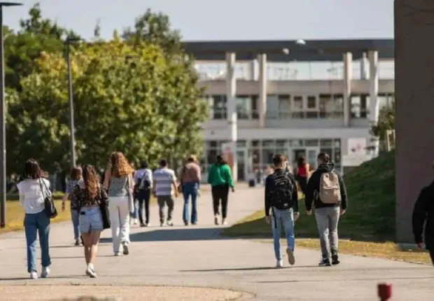 Immigration : quel est l&rsquo;impact des étudiants étrangers en France ?