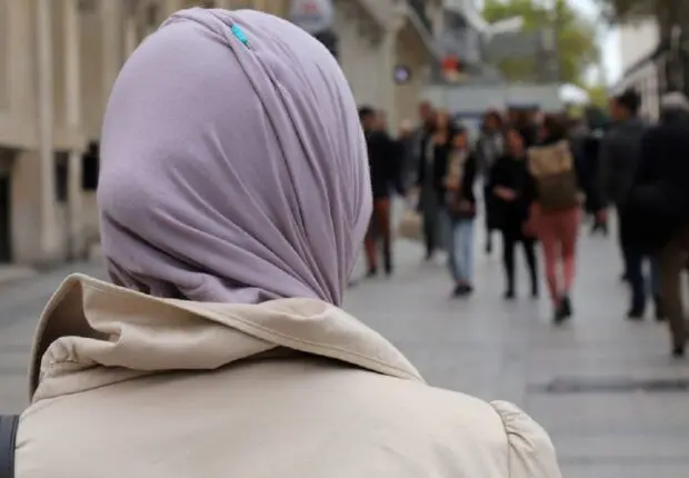 « Épousez un chômeur et donnez-lui votre poste”, un imam choque avec sa “solution” contre le célibat