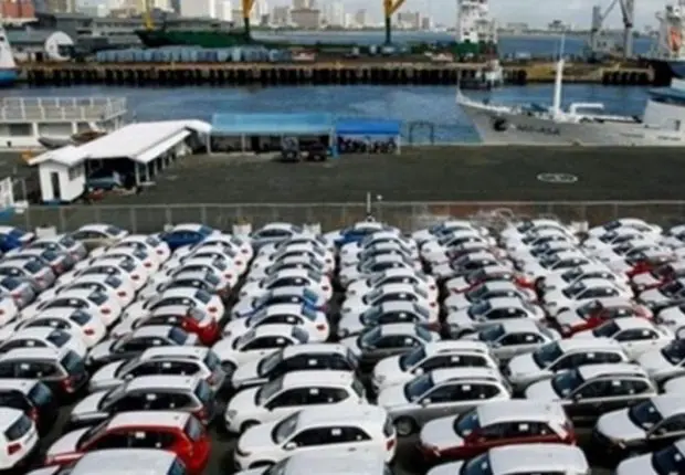 Importation de voitures : Zeghdar donne des précisions sur la date