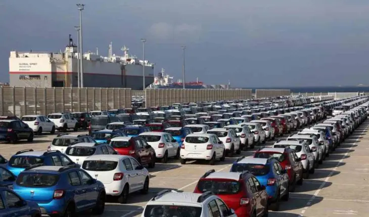 voitures importées au port