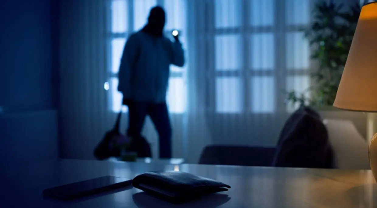 Intrusion dans un appartement à Nantes: un Algérien condamné en France