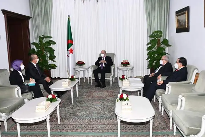 Tebboune reçoit le ministre des Affaires étrangères turc