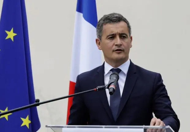 France – immigration : « mieux intégrer et mieux expulser » ( Darmanin )