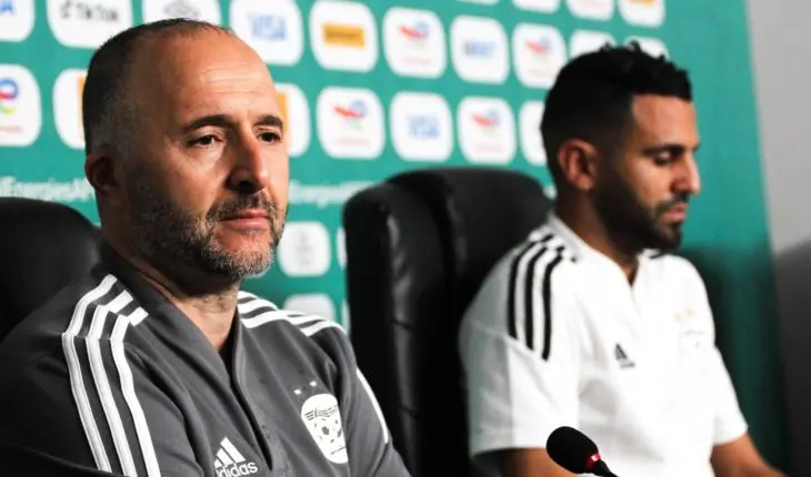 Djamel Belmadi et Riyad Mahrez en conférence de press
