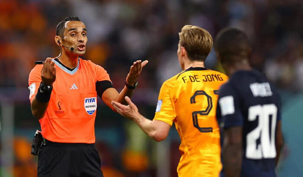 Coupe du monde 2022 : les arbitres algériens rendent une copie propre