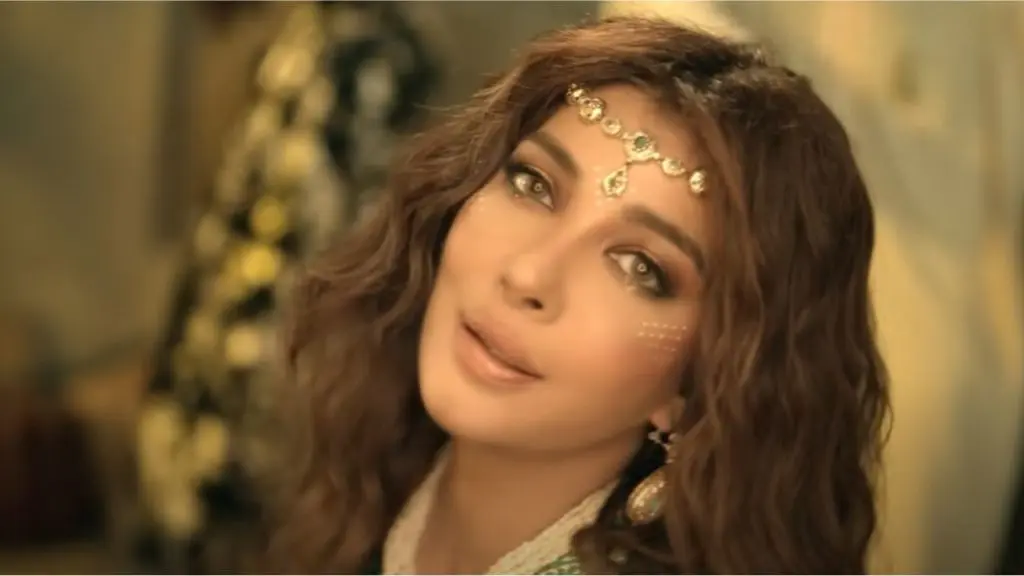 Clip Assala avec « Khit Errouh »: la toile algérienne se révolte
