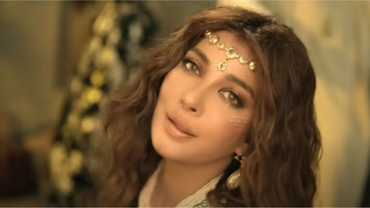 Clip Assala avec « Khit Errouh »: la toile algérienne se révolte