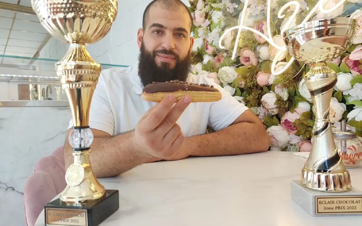 Malgré le racisme, un chef pâtissier algérien fait sensation en France