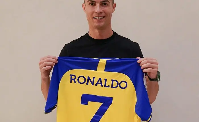 Ronaldo portant le maillot du club saoudien Al-Nassr, floqué du numéro 7.