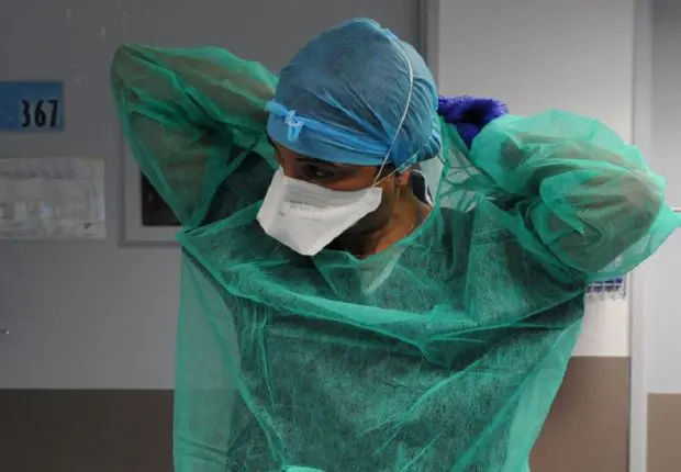 Loi immigration-France: du nouveau pour les professionnels de la santé