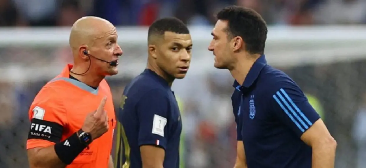 Finale Mondial 2022 : « Il y a eu des erreurs », reconnait Marciniak