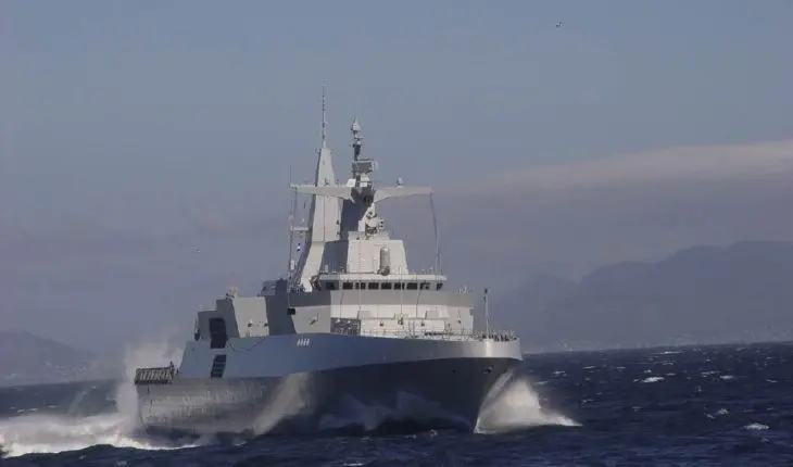 Frégate de la marine algérienne.