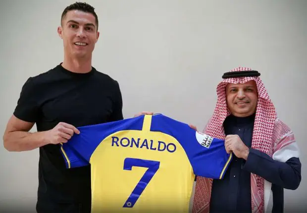 Mercato : Ronaldo signe au club saoudien d&rsquo;Al-Nassr, c&rsquo;est officiel !